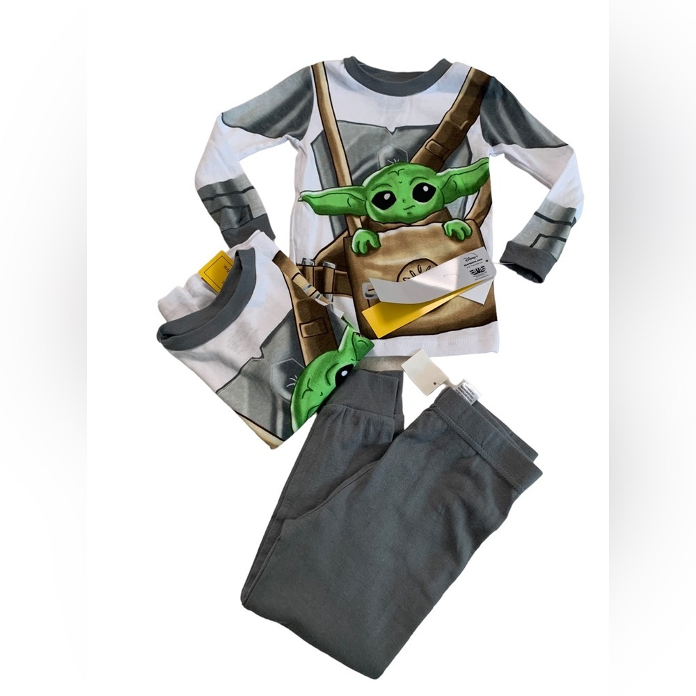2 Sets of Star Wars Snug Fitting Pajama Size 4T